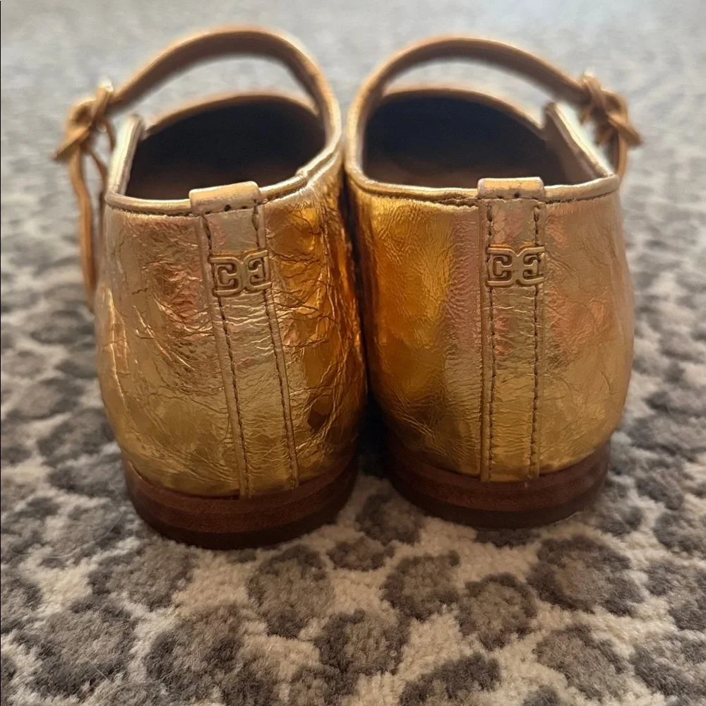 Sam Edelman Gold MICHAELA MARY JANE FLAT
Medallion Gold Leather womens size 9! - Picture 4 of 15
